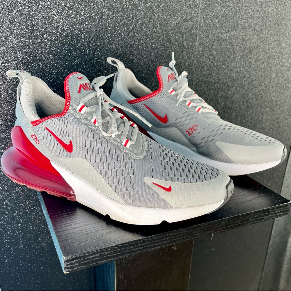 NIKE AIR MAX PARTICLE GREY UNIVERSITY RED SNEAKER,